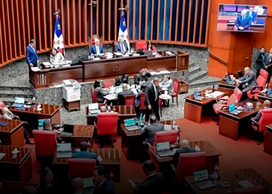 Senadores hacen una pausa en el primer intento de aprobar códigos