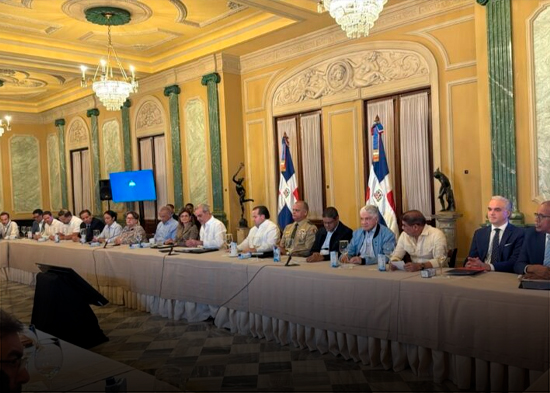 Gobierno anuncia ayuda especial de RD$12 mil millones para sectores afectados por el huracán Melissa