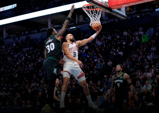 Los Suns y los Spurs ganan previo a los cuartos de final de la Copa NBA