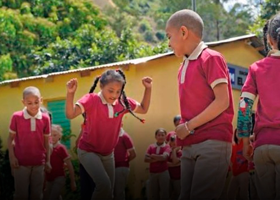 ¿Cuándo salen y entran los niños de las escuelas en estas festividades 2025?