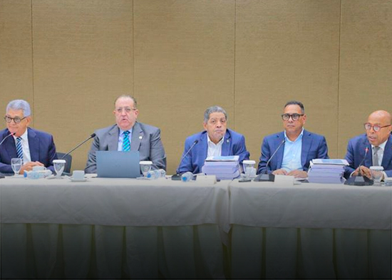 Comisión de legisladores aprueba informe del Presupuesto 2026 sin incluir la indexación salarial