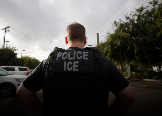 Un agente migratorio es acusado de agredir sexualmente y robar a varias mujeres en Chicago