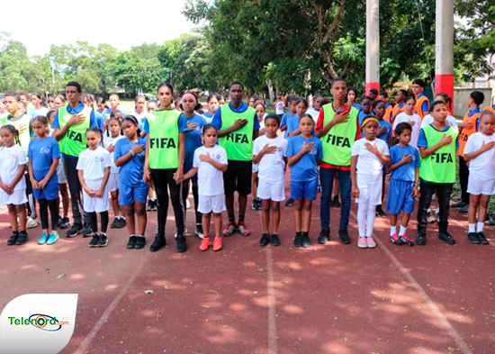 Realizan festival de fútbol base femenino en SFM