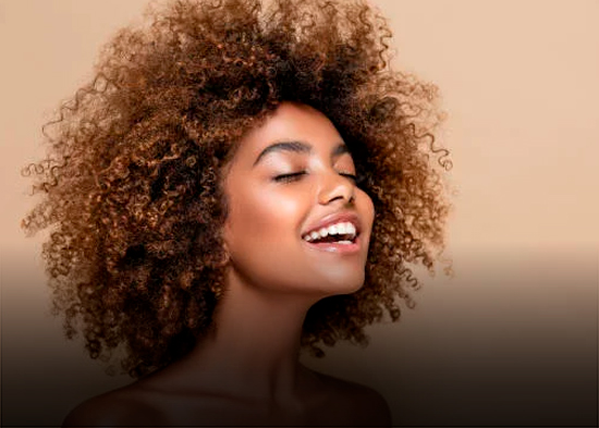Más allá del “pelo malo”: dominicanas reivindican su identidad afro