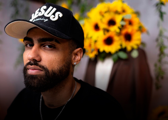 Jay Wheeler abraza el pop y una transformación personal en su álbum ‘Girasoles’