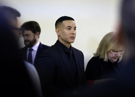 Daddy Yankee pide disolver varias corporaciones que mantiene con su exesposa