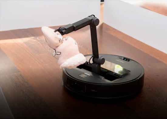 Roborock lanza en España el Saros Z70, su primer aspirador con brazo robótico