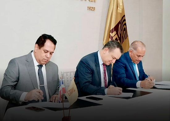 JCE firma contrato para renovación de cédula