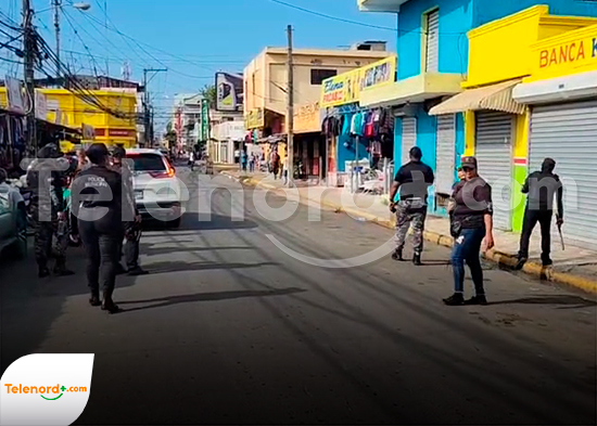 Realizan operativo de recuperación de espacios públicos en el Mercado Municipal