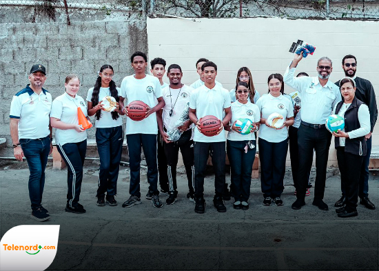 INEFI entrega material deportivo en el Colegio Episcopal SFM