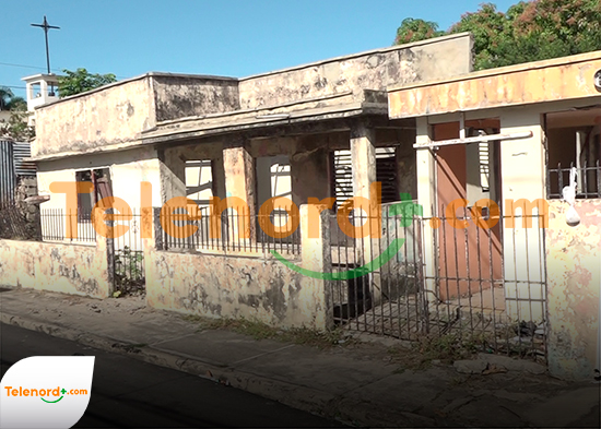 Denuncian que desaprensivos utilizan casa abandonada para cometer fechorías en el sector pueblo nuevo de SFM