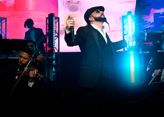 Yandel Sinfónico llenó Altos de Chavón con la sinfónica nacional