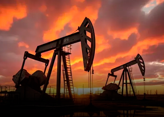 El petróleo se dispara a 120 dólares, una subida del 30% por la guerra en Oriente Medio