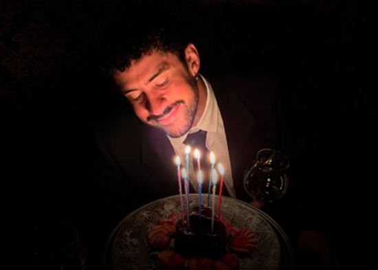 Bad Bunny celebra sus 32 años con una publicación íntima y elegante en Instagram