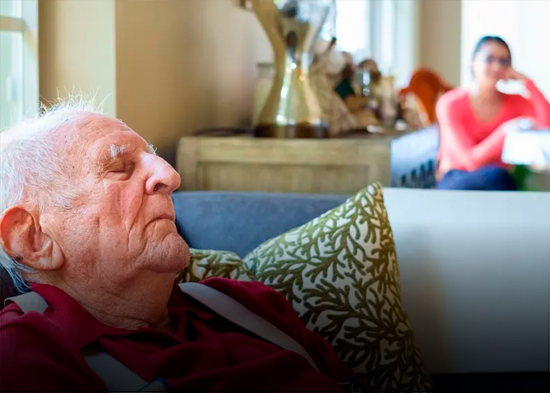 Señales que podrían indicar un trastorno del sueño en personas de la tercera edad