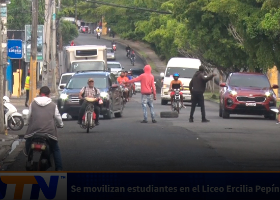 Se movilizan estudiantes en el Liceo Ercilia Pepín de SFM