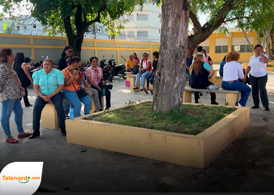 Arranca evaluación docente entre fallas y desorden