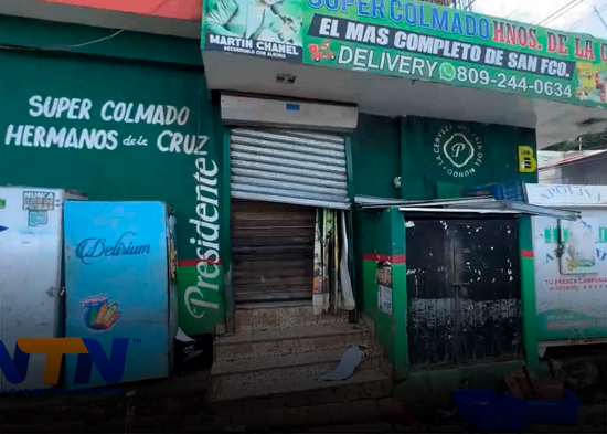 Incendio consume un colmado a cenizas en la calle Castillo arriba de SFM