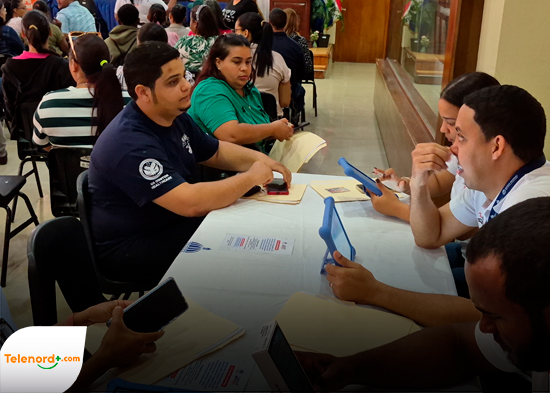 Realizan feria de empleos en SFM