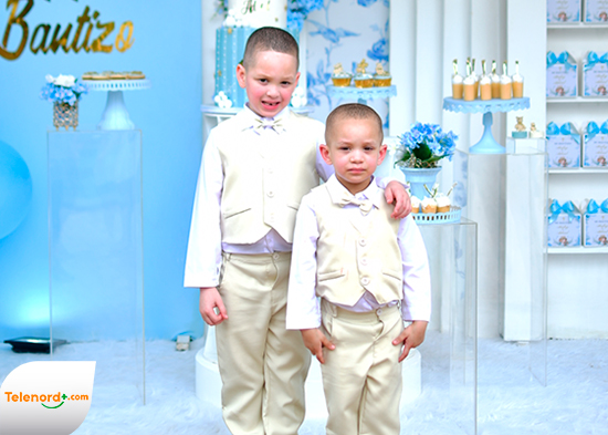 Realiza bautizo a los niños Audry Blanco y Adriel Blanco