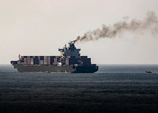 Mueren tres marineros indios en un ataque de EE.UU. a un buque petrolero en Omán