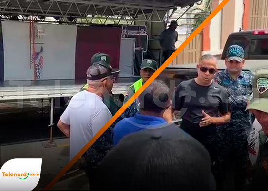 Conflicto por colocación de tarima de recibimiento de la antorcha frente al ayuntamiento de SFM