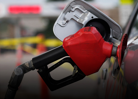 Gobierno rebaja RD$3 y RD$5 a los precios de las gasolinas