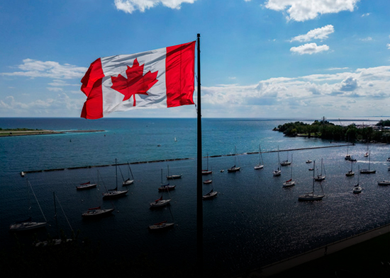 Trump ordena cambiar el nombre del lago Ontario a lago "América"