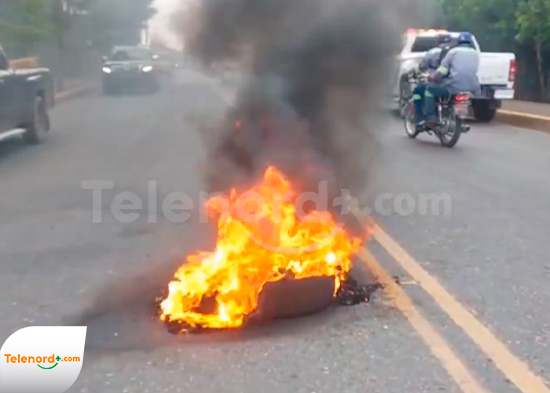 Vecinos protestan por reducción del asfaltado en la Urbanización Carmen Añil Bonó SFM