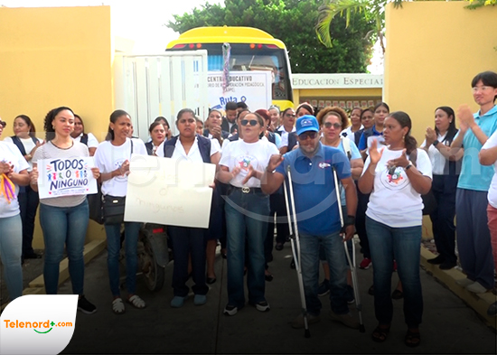 Realizan protesta por falta de cupo en escuela de educación especial LARPE en SFM; demandan ampliación del plantel